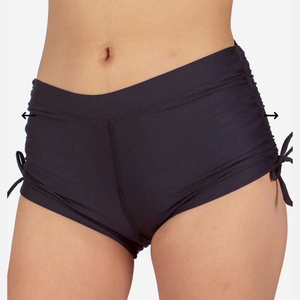 Mika Mikeala Shorts (M)